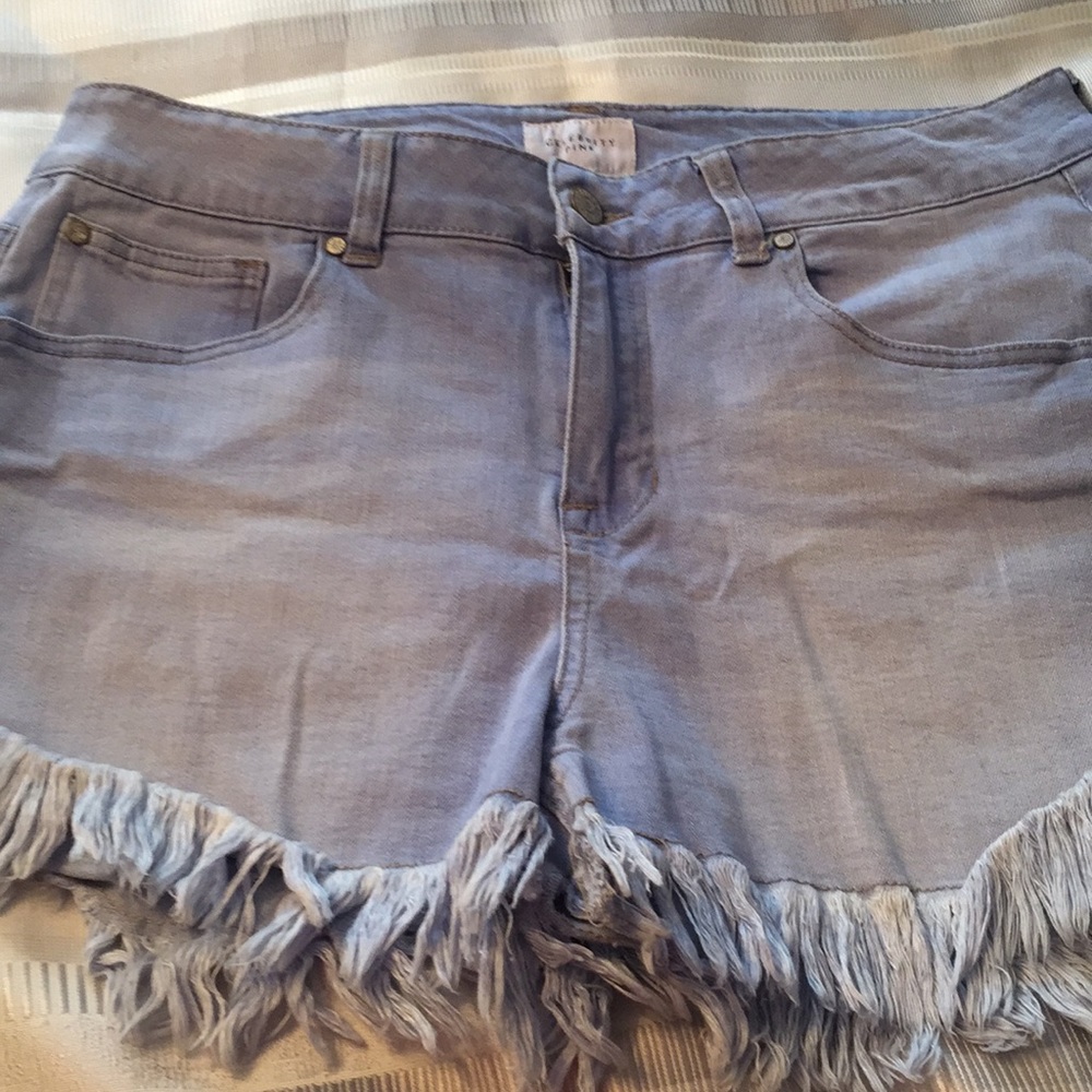 NEW Fringed Celebrity Pink Shorts Size 11/30